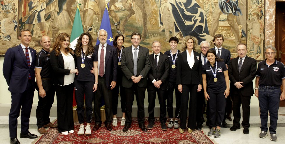 Malagò e Mornati insieme a Petrucci dal Sottosegretario Giorgetti con le campionesse del mondo 3x3