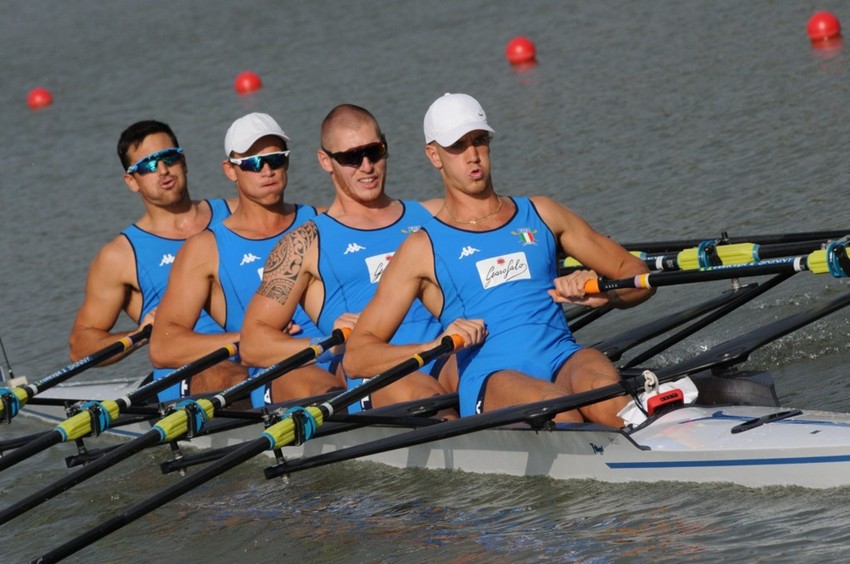 Mondiali: Mondelli, Panizza, Rambaldi, Gentili (4 di coppia ) medaglia d'oro. Argento 4 senza e doppio PL