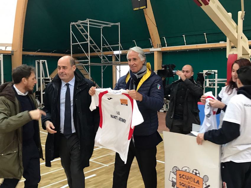 Ecco "Scuola di Squadra", Malagò e Zingaretti consegnano kit di attrezzature agli Istituti romani