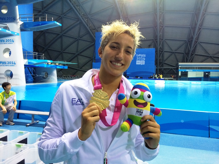 Shower of YOG medals with Esposito, Quadarella, the FS/M (Swimming) relay and Crovari (Fencing)