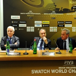 CONI SERVIZI: Beach volley, presentati gli Swatch World Championships Roma 2011. L'orgoglio di Petrucci:"E' un altro spot olimpico", Pagnozzi esalta i numeri dell'evento