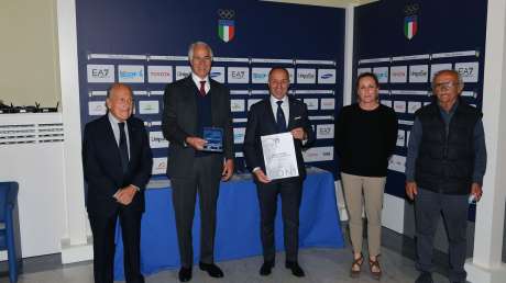 premiazionimezzelanigmt008_20210409_1084394971